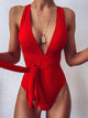 Traje de baño de una pieza con cuello halter y escote en V profundo
