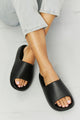 Chanclas negras In My Comfort Zone de NOOK JOI